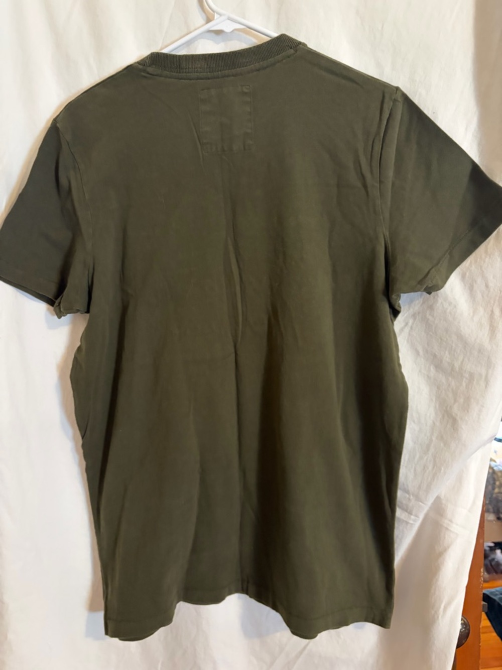 Hollister Men's T-Shirt XL Olive Green Graphic
Casual Tee - Picture 3 of 3